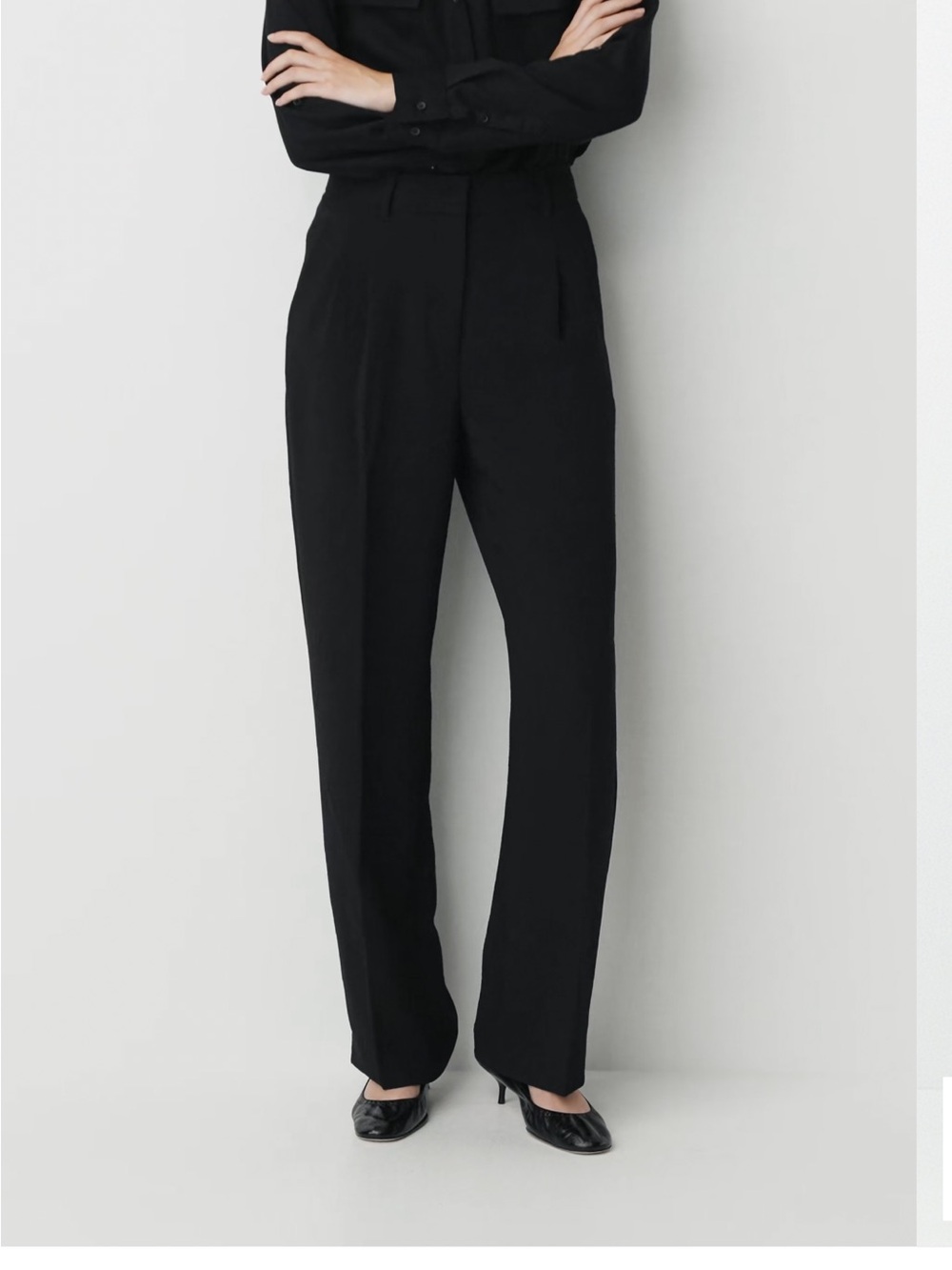Aritzia Black The Effortless Pant